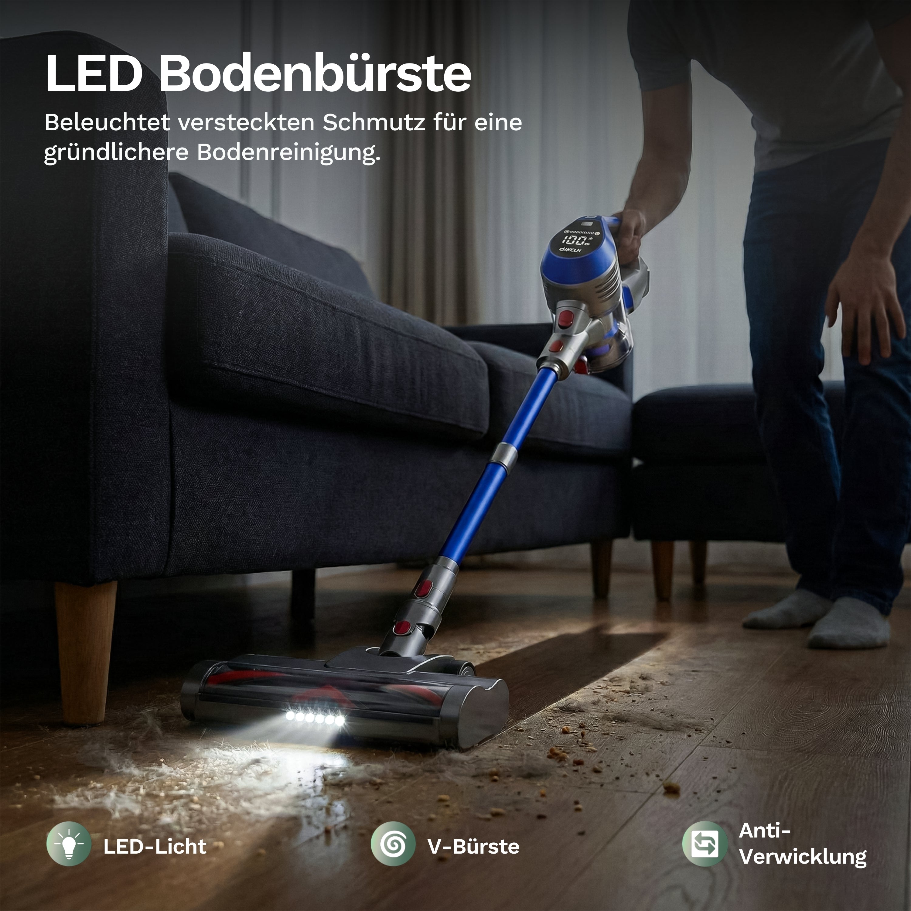 Akku-Staubsauger mit LED-Bodenbürste entfernt Schmutz unter dem Sofa für gründliche Reinigung im Wohnzimmer