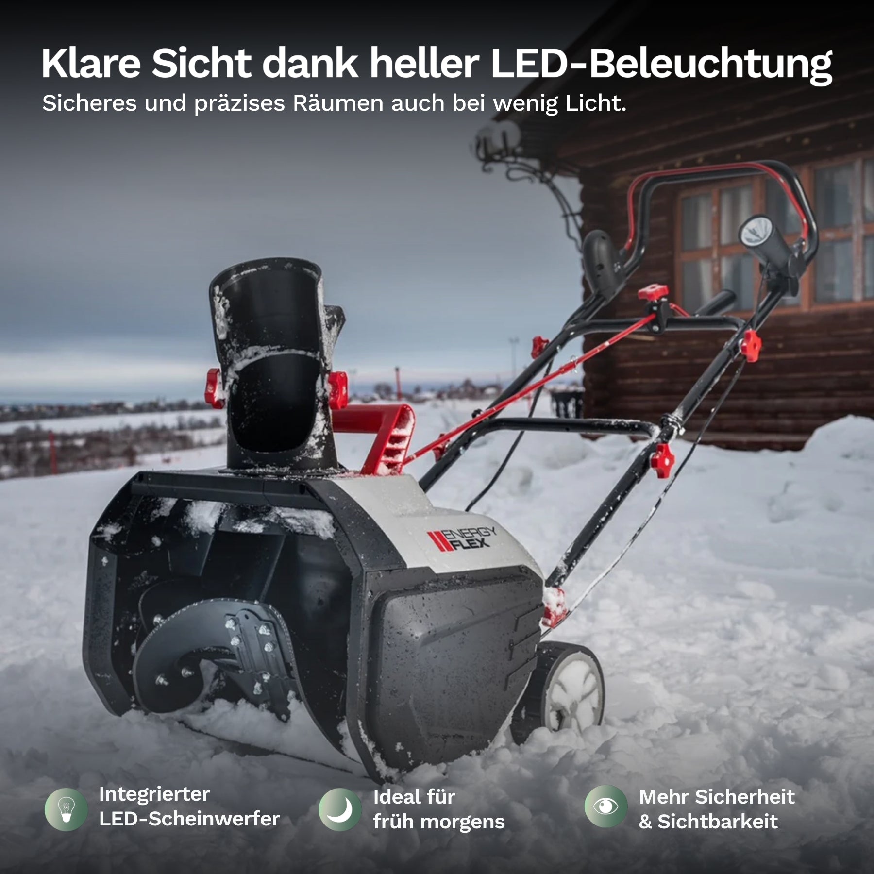 Schneefräse mit integrierter LED-Beleuchtung im Einsatz bei Dämmerung vor einem Haus, sorgt für klare Sicht und sicheres Schneeräumen.