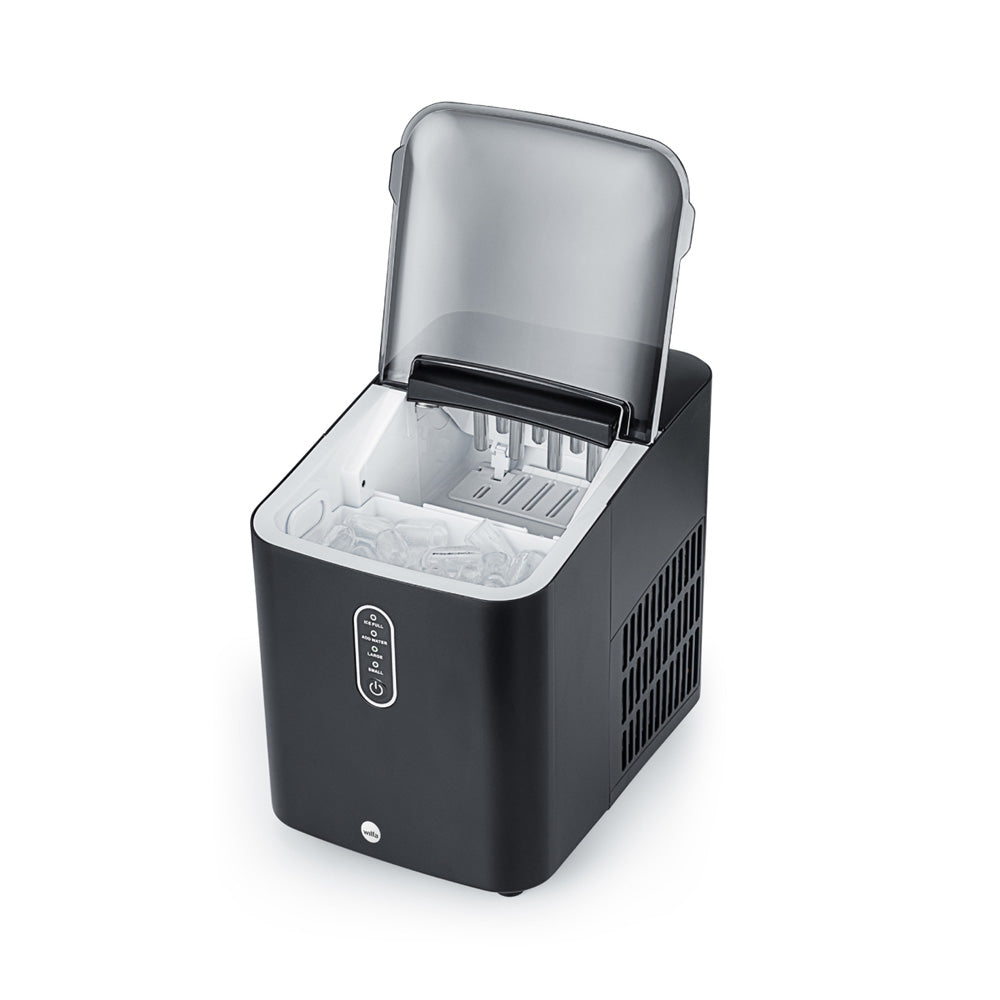 Kompakte Eiswürfelmaschine mit geöffnetem Deckel zeigt Eiswürfel im Behälter und einfache Bedienung für schnelle Eisproduktion zuhause.